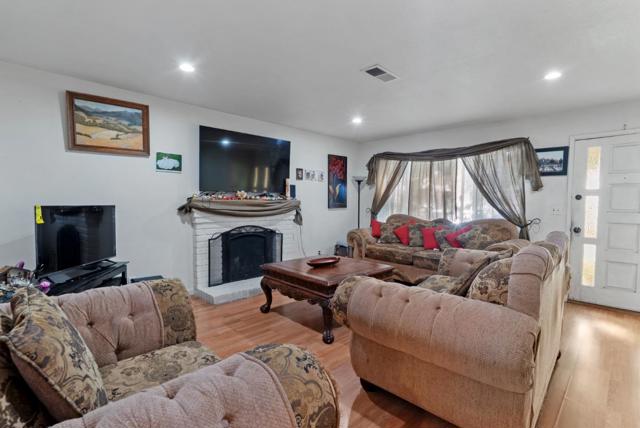 1780 Truckee, Salinas CA: https://media.crmls.org/mediaz/310909db-8da0-4a4a-91bd-58f6379502bd.jpg
