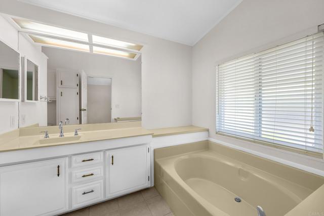 Detail Gallery Image 25 of 33 For 5212 Weymouth Way, Oceanside,  CA 92057 - 3 Beds | 2 Baths