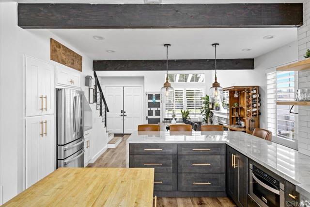 750 Corte Manolito, San Marcos CA: https://media.crmls.org/mediaz/31097404-ab89-48e9-b4fc-5c8d7a9d770b.jpg