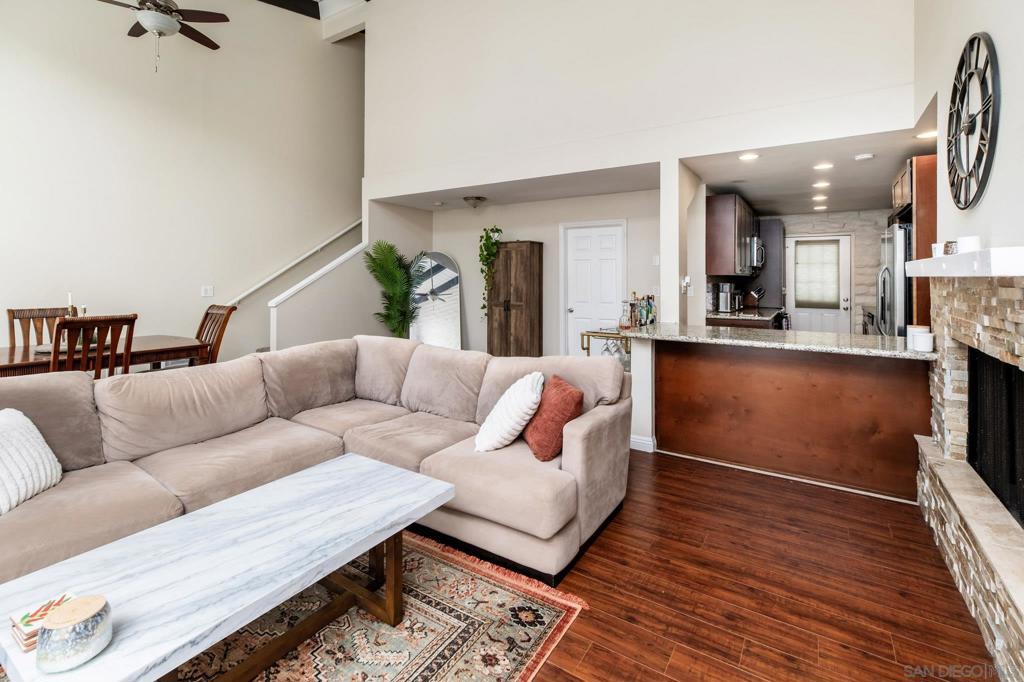 2544 Navarra Dr - photo 9