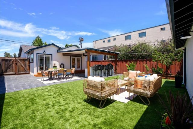 1349 Jefferson Avenue, Redwood City CA: https://media.crmls.org/mediaz/3109fdcb-9cca-4e2d-ba9f-1d81deb3c081.jpg