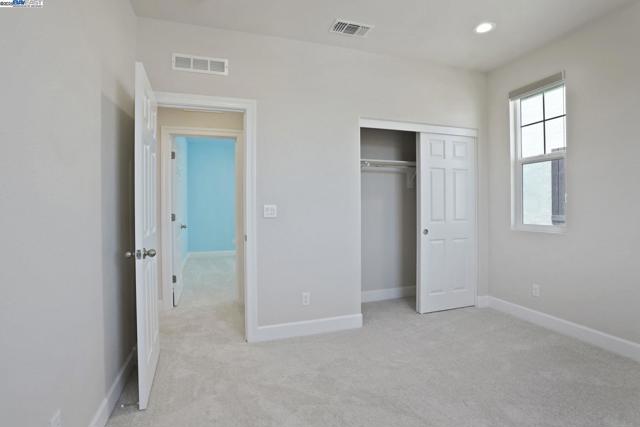1503 S Oliveira Dr, Mountain House CA: https://media.crmls.org/mediaz/310a5769-0753-4ac7-bf9f-cddca3166f8b.jpg