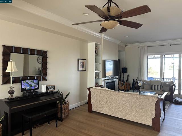 Image 11 of 30 For 2144 Railroad Ave