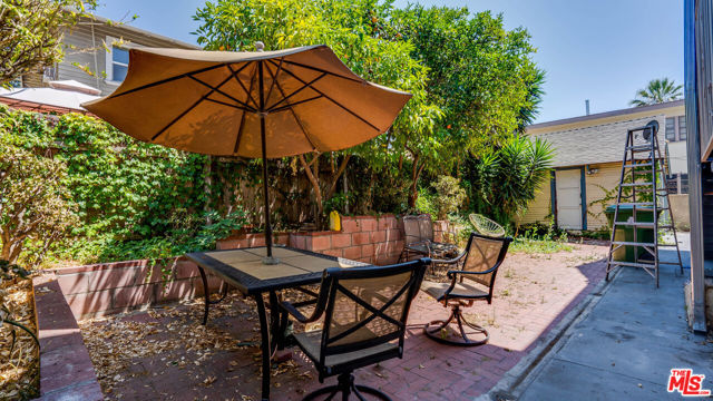 1130 S Hoover Street, Los Angeles CA: https://media.crmls.org/mediaz/310b5f58-25e8-4c8c-8691-8467f4b9ff94.jpg