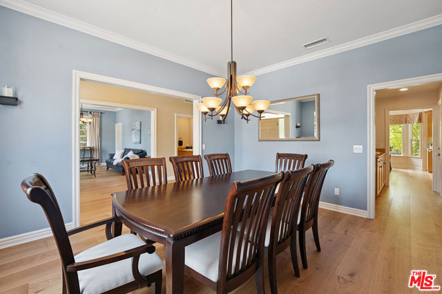 23040 Blue Bird Drive, Calabasas CA: https://media.crmls.org/mediaz/310b7ea5-2292-447a-aa22-986e17766851.jpg