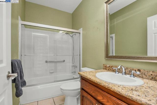 5160 Edgeview Dr, Discovery Bay CA: https://media.crmls.org/mediaz/310bddae-845b-4b5d-9c40-3d0155f91c4f.jpg