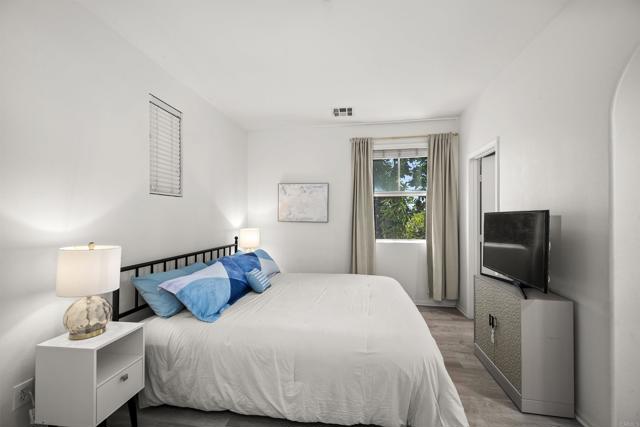 7715 El Cajon Boulevard, La Mesa CA: https://media.crmls.org/mediaz/310bf177-c1f8-4689-b5ba-b406f8a9573d.jpg