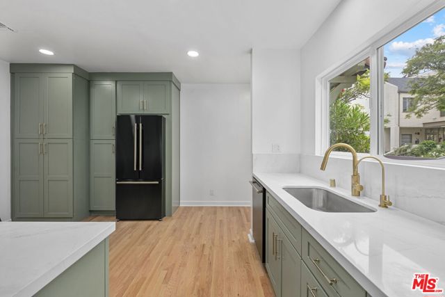 951 N Martel Avenue, Los Angeles CA: https://media.crmls.org/mediaz/310c715a-8217-4cce-9748-bd6e3d437f8e.jpg