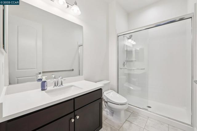 2909 Tulare Hills Dr, Dublin CA: https://media.crmls.org/mediaz/310d409c-602e-44ff-afbf-c15a3392b04d.jpg