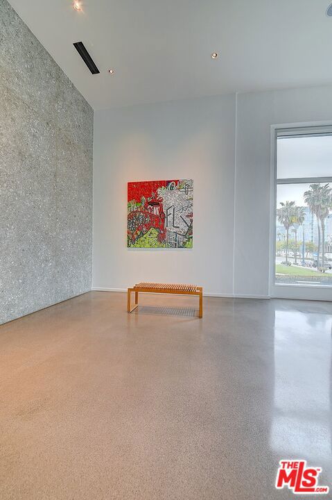 200 W Ocean Boulevard, Long Beach CA: https://media.crmls.org/mediaz/310dab54-ca5e-4dbb-bb26-b1ef66eacaf1.jpg