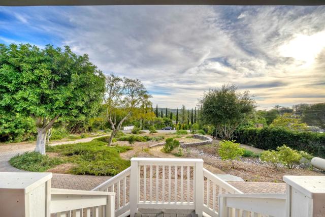 Detail Gallery Image 9 of 42 For 2234 Mira Sol Dr, Vista,  CA 92084 - 4 Beds | 3 Baths