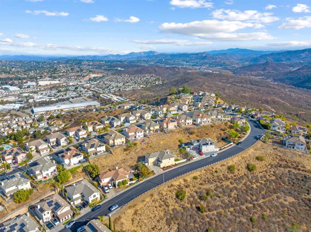 2168 Pointe Parkway, Spring Valley CA: https://media.crmls.org/mediaz/310e48db-5c95-4665-bf7c-7d8e29fead48.jpg
