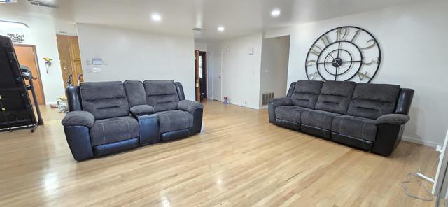 1661 Minnesota St, Fairfield CA: https://media.crmls.org/mediaz/310ed7af-fa43-4a8c-9ae7-d158cb98a072.jpg
