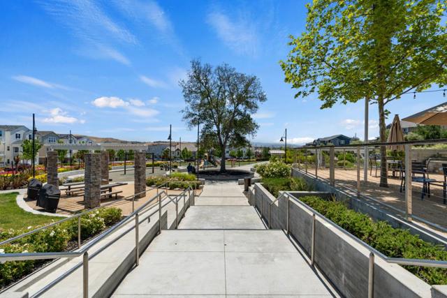 4190 Oak Knoll Drive, Dublin CA: https://media.crmls.org/mediaz/310fd566-8e16-4799-aa8e-02528c431ad7.jpg