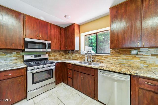 352 Cedarbrook Drive, Twin Peaks CA: https://media.crmls.org/mediaz/3110c273-5a9a-4d90-9893-3a73026cebe7.jpg