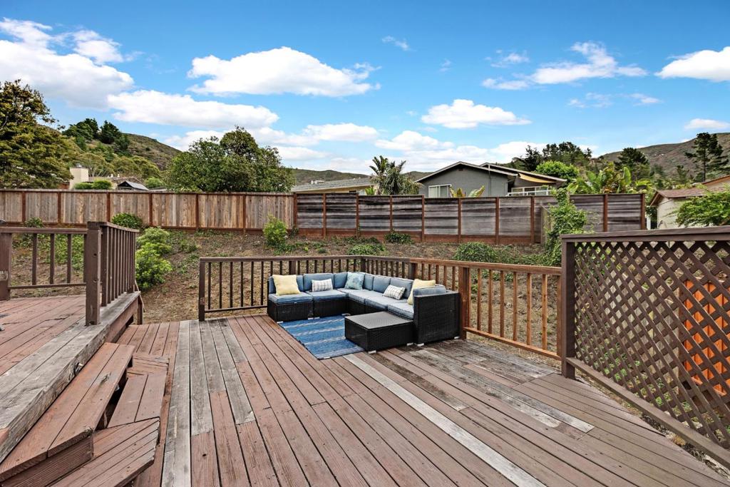 31115E84 8E28 47F5 Aaec 18A88F52E215 19 Elk Court, Pacifica, Ca 94044 &Lt;Span Style='BackgroundColor:transparent;Padding:0Px;'&Gt; &Lt;Small&Gt; &Lt;I&Gt; &Lt;/I&Gt; &Lt;/Small&Gt;&Lt;/Span&Gt;