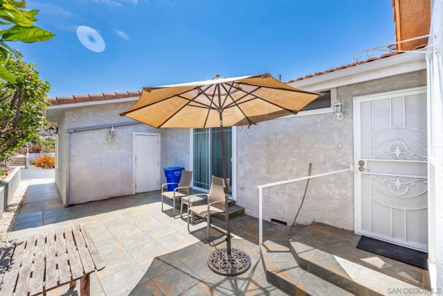 2010 W San Marcos Blvd, San Marcos CA: https://media.crmls.org/mediaz/311183c6-a879-425a-853c-8b3fb3d1bd8c.jpg