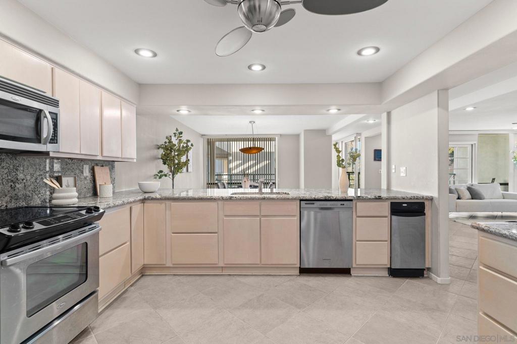 MLS #250045018SD image #9