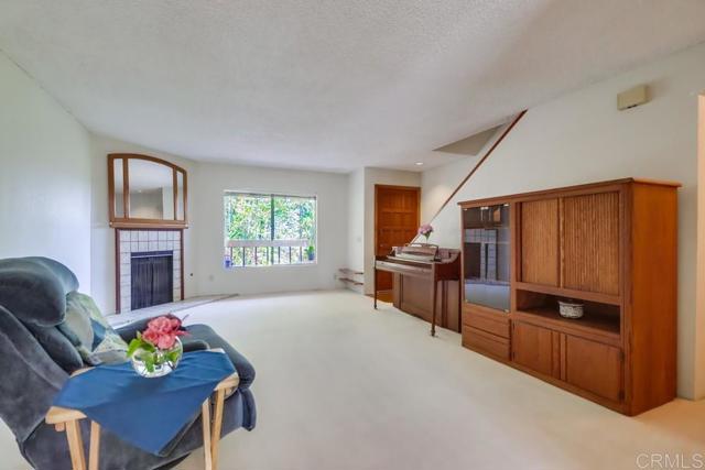 Detail Gallery Image 6 of 37 For 1762 Locust St #4,  San Diego,  CA 92106 - 2 Beds | 2/1 Baths