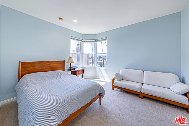 620 S Gramercy Place, Los Angeles CA: https://media.crmls.org/mediaz/311249a1-a1b4-42ed-ab20-1bd06a303a42.jpg
