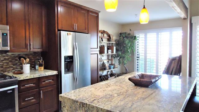 72346 Sommerset Drive, Palm Desert CA: https://media.crmls.org/mediaz/31129278-0435-401a-970d-54ba60d8a72e.jpg