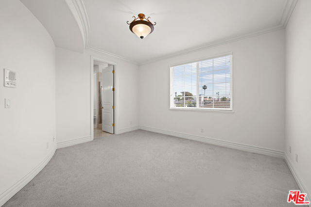 1756 Ruhland Avenue, Manhattan Beach CA: https://media.crmls.org/mediaz/31136cf8-796b-4257-8694-3a1122695a49.jpg