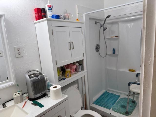 160 N Santa Rosa Street, Los Banos CA: https://media.crmls.org/mediaz/3113a11b-68ef-49c1-8cca-d2d8c3b171d1.jpg