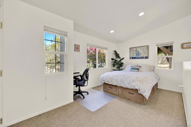 14265 Sandhill Rd, Poway CA: https://media.crmls.org/mediaz/3113e4b5-4db5-46a8-a626-26be59cac3c2.jpg