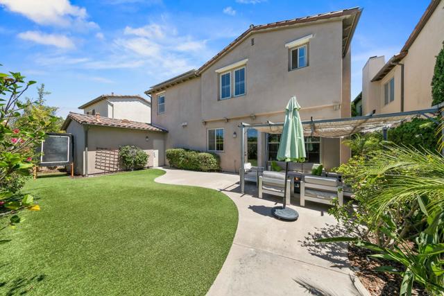 Detail Gallery Image 2 of 32 For 14586 Luna Media, San Diego,  CA 92127 - 4 Beds | 5 Baths