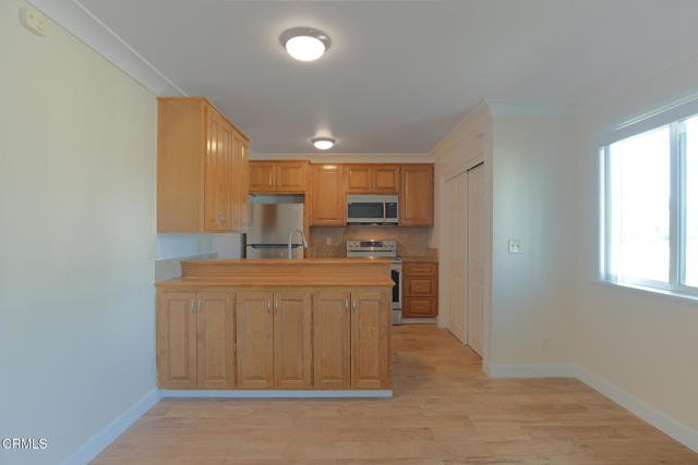 Detail Gallery Image 3 of 20 For 728 W Hemlock St, Port Hueneme,  CA 93041 - 2 Beds | 1 Baths