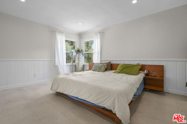 9747 Haines Canyon Avenue, Tujunga CA: https://media.crmls.org/mediaz/3116b522-f16b-46a8-a1fd-53221260fc1a.jpg