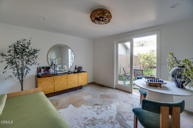 5163 Highland View Avenue, Los Angeles CA: https://media.crmls.org/mediaz/3116f48a-8871-4054-8bf4-c30a8dd36962.jpg