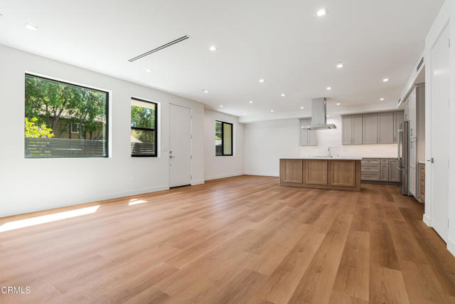 Detail Gallery Image 6 of 68 For 2821 Los Robles Rd, Thousand Oaks,  CA 91362 - 3 Beds | 2/1 Baths