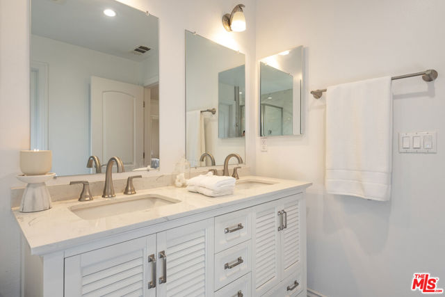 4535 W 168th Street, Lawndale CA: https://media.crmls.org/mediaz/31181f3a-bfb4-4fba-80c2-144f8a77528e.jpg