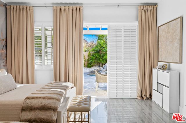 1083 E Circulo San Sorrento Road, Palm Springs CA: https://media.crmls.org/mediaz/31182963-ebb5-4dd0-bf5f-0a70e1f47811.jpg