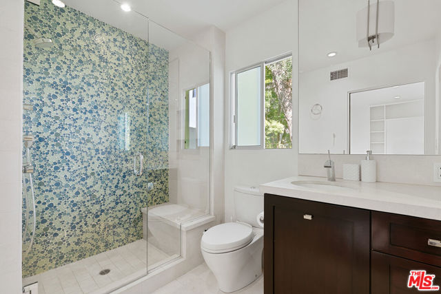 15514 CASIANO Court, Los Angeles CA: https://media.crmls.org/mediaz/311835a8-edbd-4bec-b324-4a10b0c1a9c1.jpg