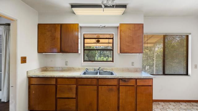 5220 E Falls View, San Diego CA: https://media.crmls.org/mediaz/31184991-f70d-4996-8d32-d04cdbe1f70d.jpg