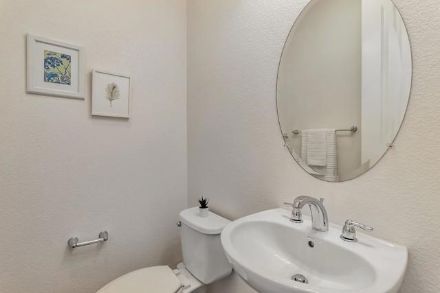 636 Bair Island Road, Redwood City CA: https://media.crmls.org/mediaz/31185963-1118-404b-9ad8-70f83384c388.jpg