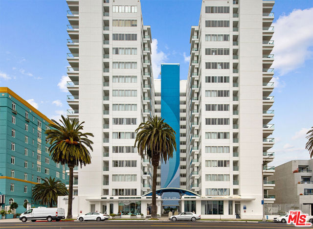 1431 Ocean Avenue, Santa Monica CA: https://media.crmls.org/mediaz/3118b091-f79f-4883-ad92-871e7eaa0b2f.jpg