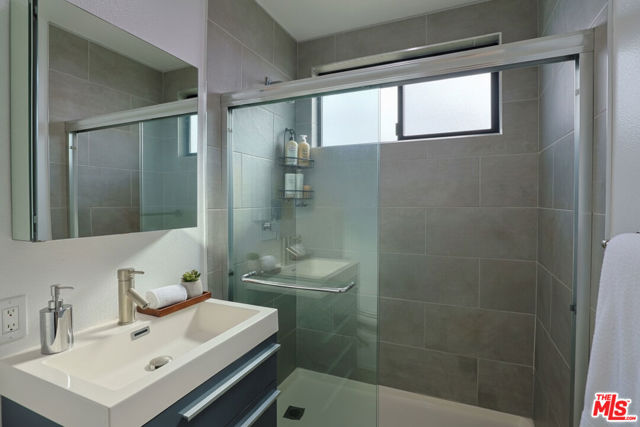 1277 W 23rd Street, Los Angeles CA: https://media.crmls.org/mediaz/3118d07e-9b7c-4484-b741-82d03948c6d4.jpg