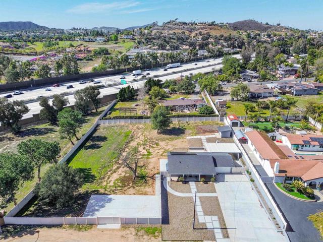 1996 Rohn Rd, Escondido CA: https://media.crmls.org/mediaz/311940fa-a5a3-443b-8d37-021b581a1084.jpg