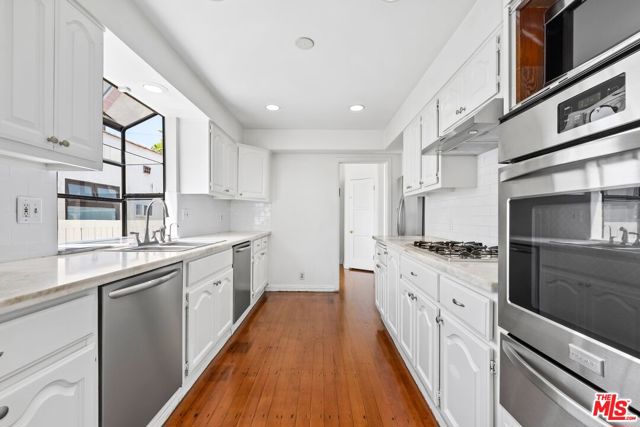 133 N Alta Vista Boulevard, Los Angeles CA: https://media.crmls.org/mediaz/311a225c-2d82-4563-ac8b-afb5ed59ef78.jpg