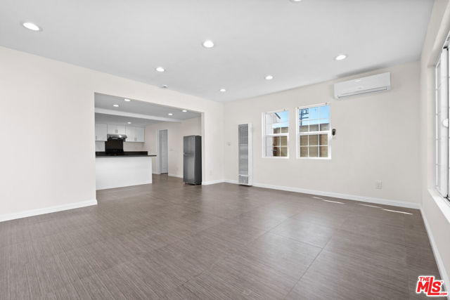 2900 Asbury Street, Los Angeles CA: https://media.crmls.org/mediaz/311a3f72-050c-46b9-8c0b-ef9e00fa5d78.jpg