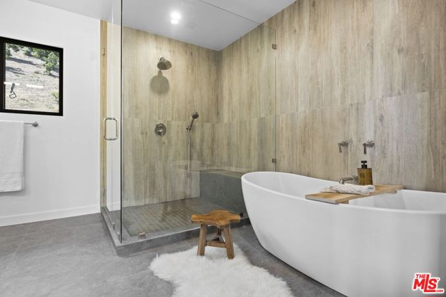 1131 Rancho Drive, Ojai CA: https://media.crmls.org/mediaz/311ad7eb-5d0a-42b0-a314-75e981e3e078.jpg