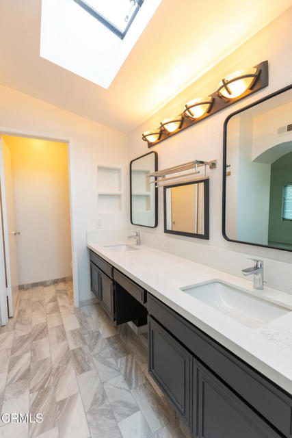 Detail Gallery Image 10 of 20 For 1675 Arroyo Seco Dr, Ventura,  CA 93004 - 4 Beds | 2/1 Baths