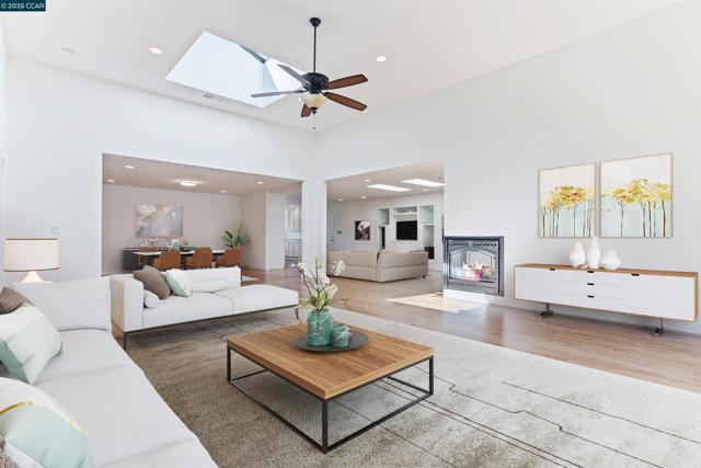 225 Rheem Blvd, Moraga CA: https://media.crmls.org/mediaz/311b1712-e5e4-4ae3-80cc-b160246eb79f.jpg