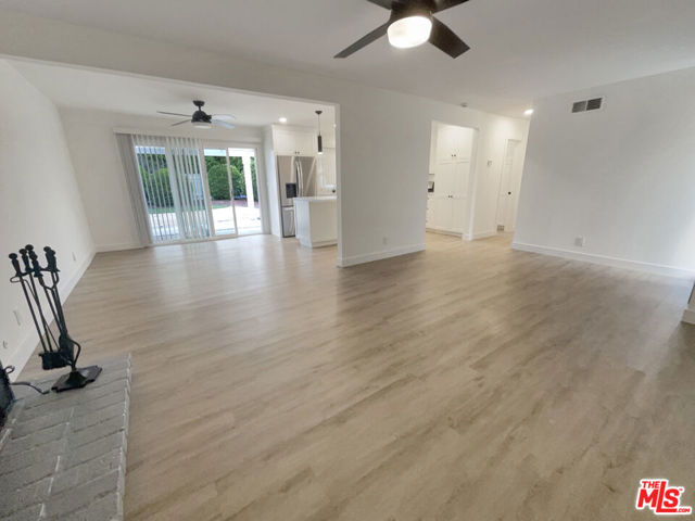 495 N Wendy Drive, Newbury Park CA: https://media.crmls.org/mediaz/311b1c8c-136d-4647-b9b1-5c86280ee0df.jpg