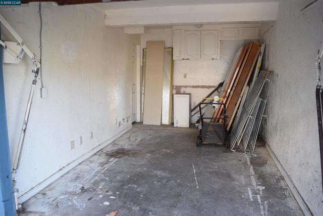 2518 Manchester Ave, San Pablo CA: https://media.crmls.org/mediaz/311b5b22-b45d-4ace-b64a-fd6309aceaea.jpg