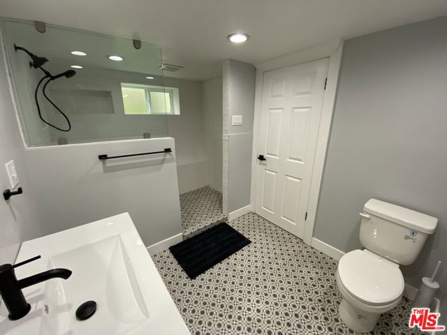 84 N Palm Street, Ventura CA: https://media.crmls.org/mediaz/311c19d1-8950-4dd6-aa31-b90692e8edce.jpg