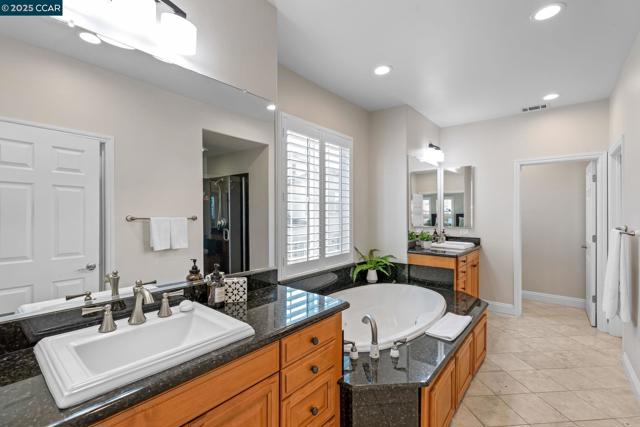 1656 Colchester St, Danville CA: https://media.crmls.org/mediaz/311c2d2a-a3f3-4da8-9c11-87e581b5b6b1.jpg